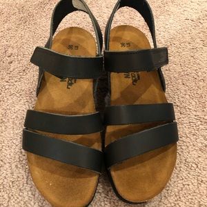 Naot Kayla Black Leather Walking Sandal NWB